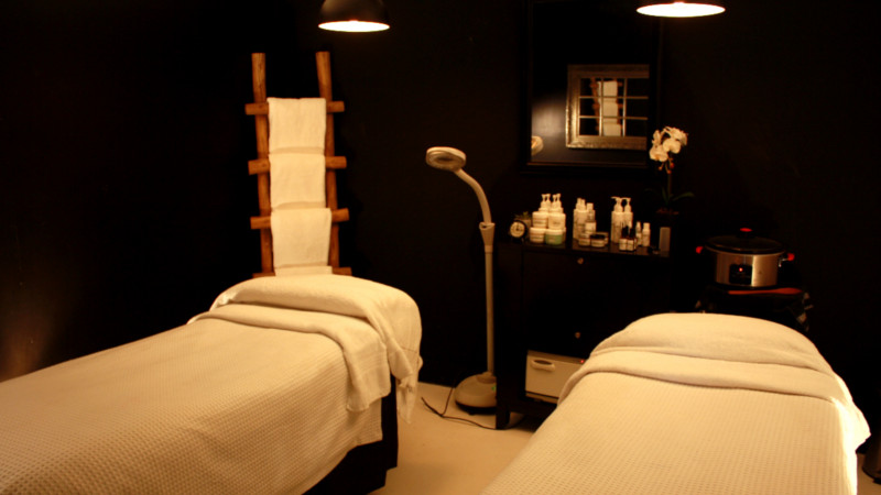 Treat yourself to an hour of pure indulgence and pampering with a luxurious Sabore facial.